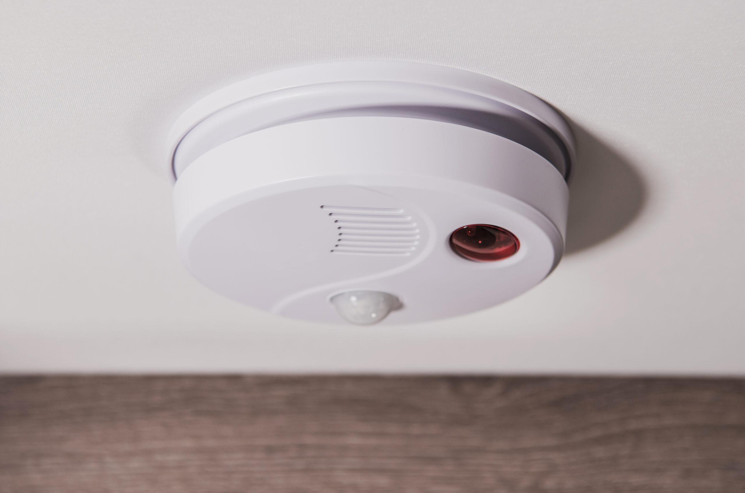 Gas leak detection sensor mounted on ceiling